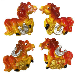 Magnet „Koník s mincemi a podkovou“, 3,5×4 cm