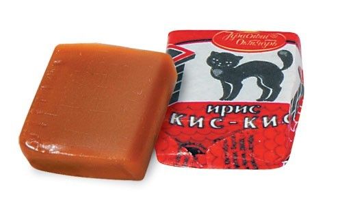 detail KIS-KIS ROT-FRONT tvrdý karamel