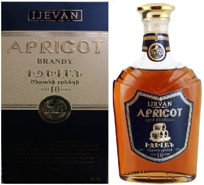 detail Brandy Apricot 10 let 0,5l 40% IJEVAN