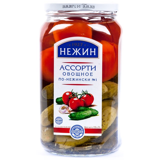 detail Assorti okurky a rajčata Nižyn 920g (pevný podíl: 460g)
